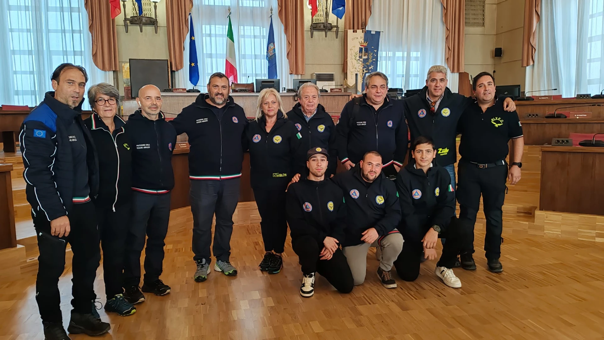 Cerimonia di Ringraziamento a Pescara: il sindaco Masci e l’assessore Pignoli hanno voluto ringraziare le 52 associazioni di volontariato con una pergamena ricordo. Presente il distaccamento Pivec di Castel Di Sangro.